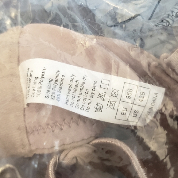 SEA BBOT Push Up Convertible Strapless Bra in Beige Size 42B - Picture 5 of 7